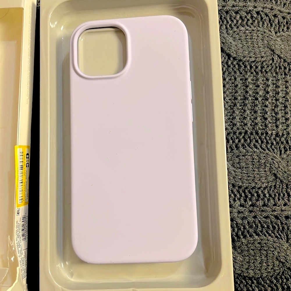 NIB NWT heyday phone cases for iPhone 15,14,13 compatible with MagSafe